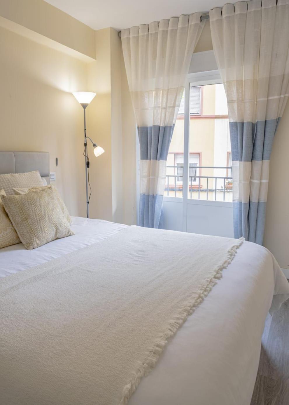Apartamento Cerca Del Pilar Zaragoza Luaran gambar