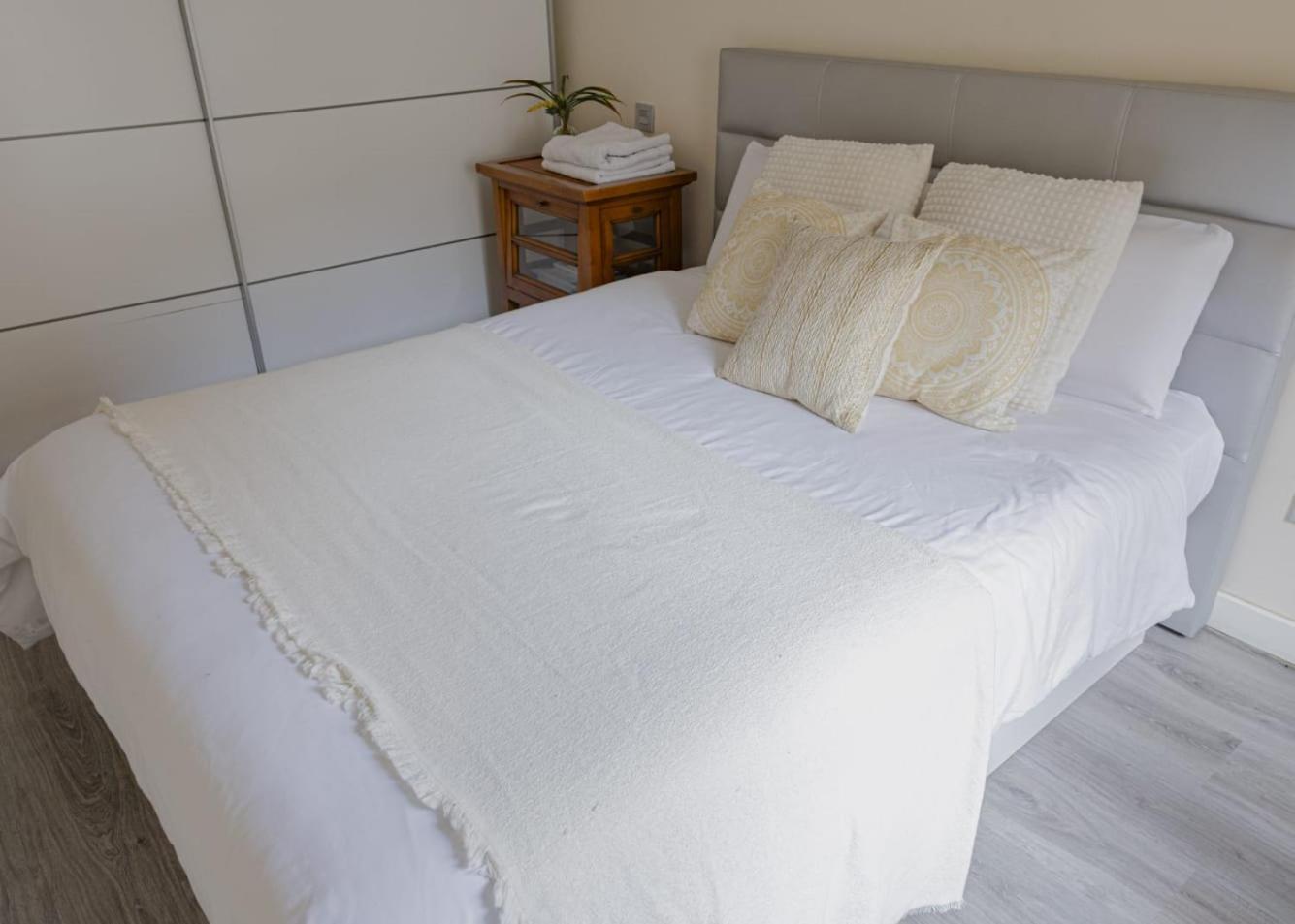 Apartamento Cerca Del Pilar Zaragoza Luaran gambar